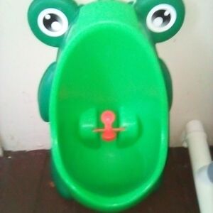 Green Frog Potty Training Urinal
